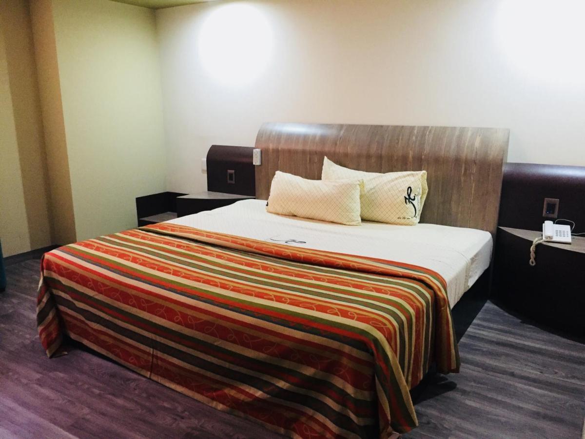 Hotel California เม็กซิโกซิตี้ ภายนอก รูปภาพ
